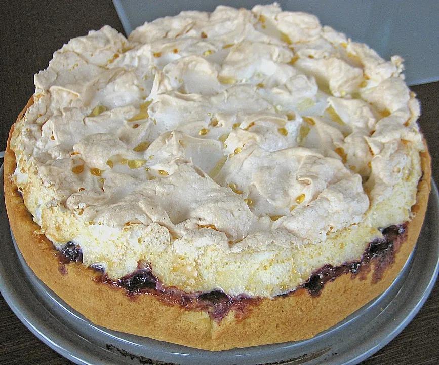 Laras Heidelbeer - Kokos - Kuchen mit Baiser (Rezept mit Bild ...