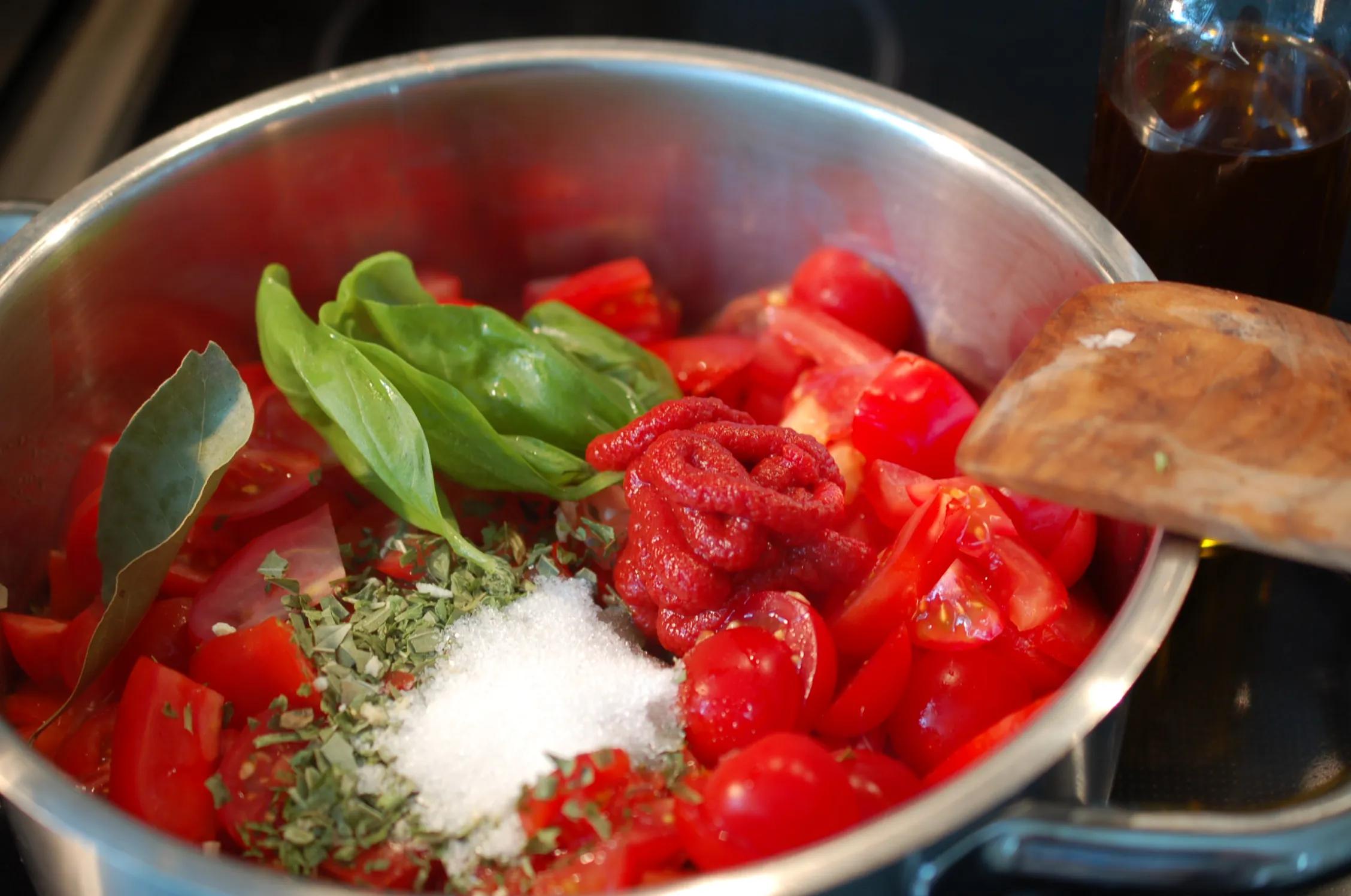 Tomatensugo - Sauce aus frischen Tomaten selber machen