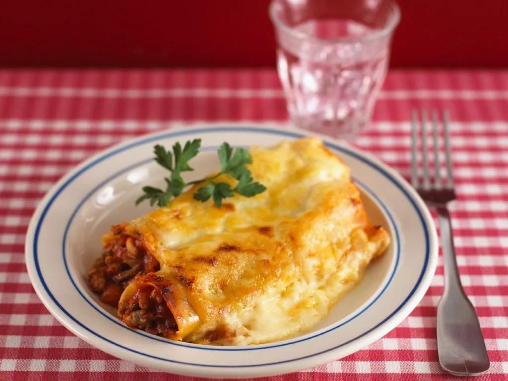 Cannelloni mit Hackfleisch und Käse überbacken Rezept | EAT SMARTER