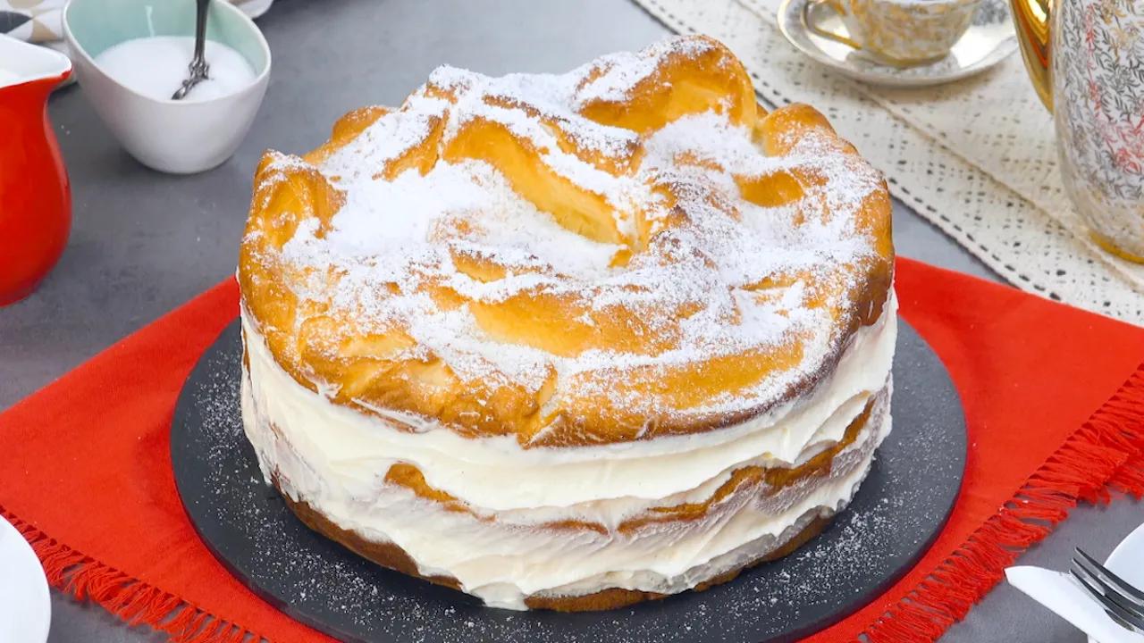 Polish Karpatka Cake With Choux Pastry And Vanilla Pudding