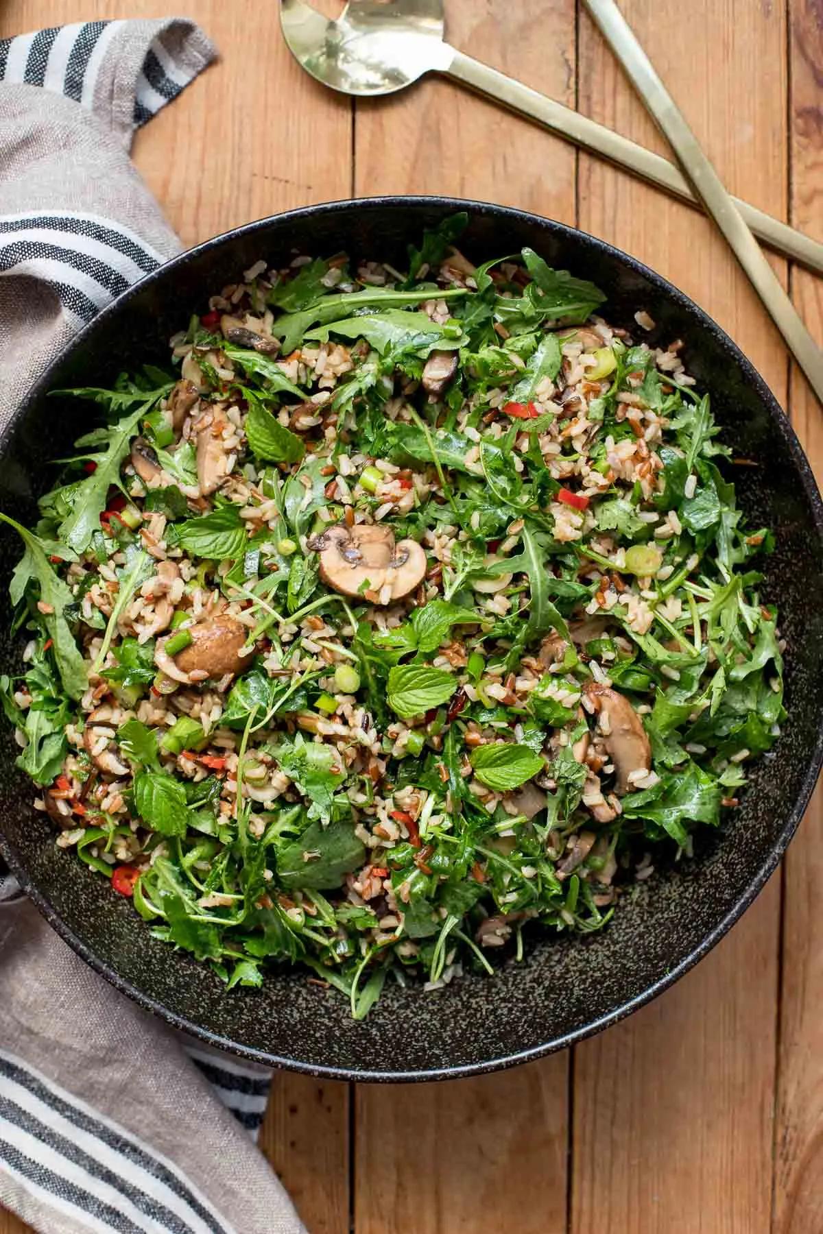 Reissalat mit Champignons und Kräutern | Rezept | Elle Republic
