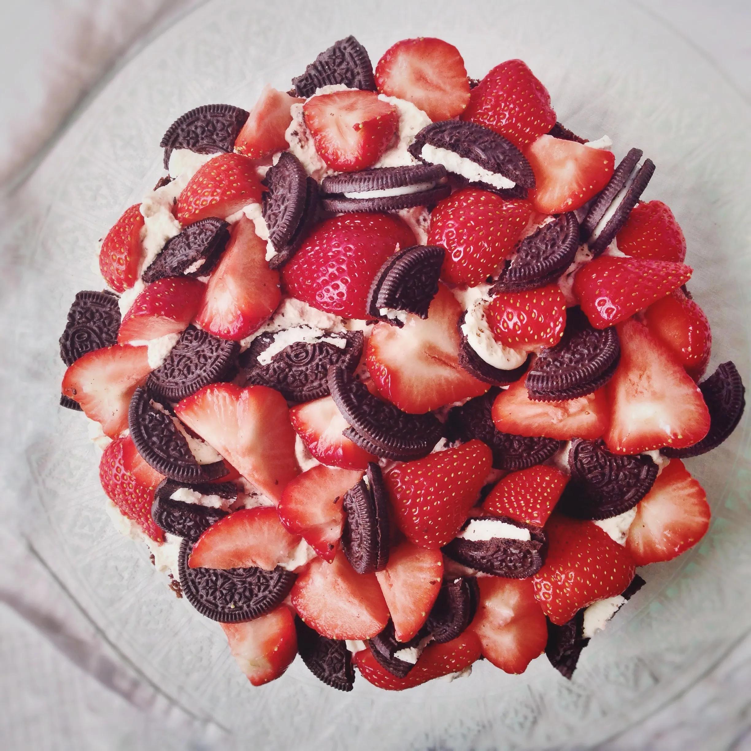 Oreo en aardbeien chocolade taart – Cookingdom