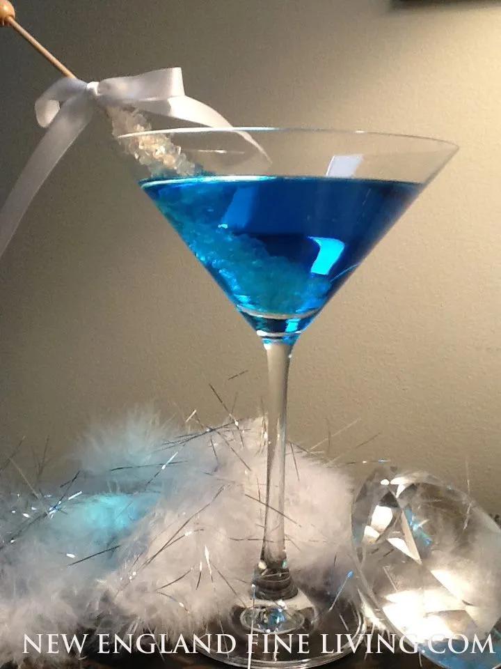 Tiffany blue martini recipe, Blue cocktail recipe, blue martini, blue ...