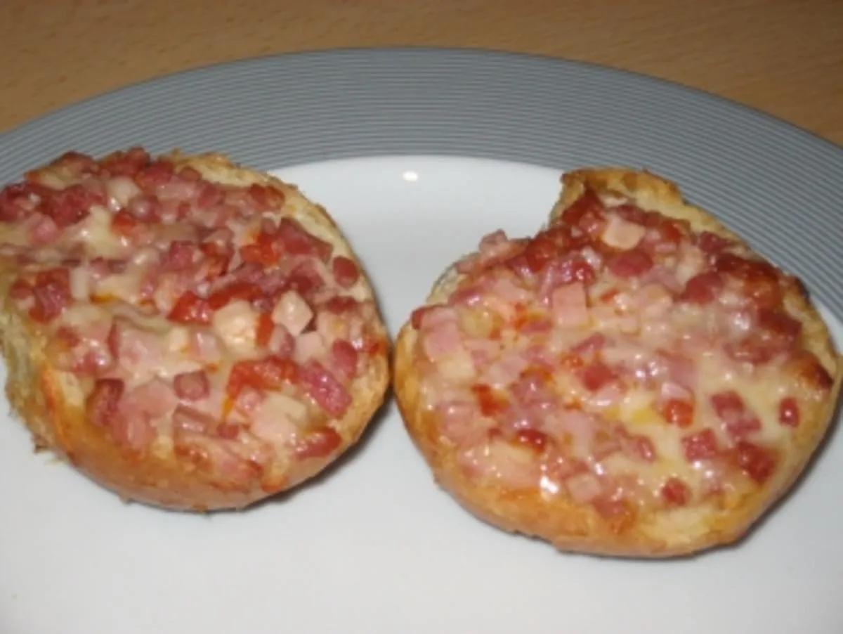 Pizzabrötchen - Rezept mit Video - kochbar.de