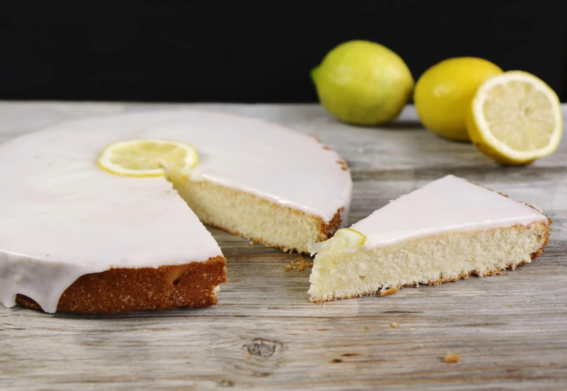 Zitronenkuchen | Einfacher Rührkuchen - Mrs Flury - gesunde Rezepte