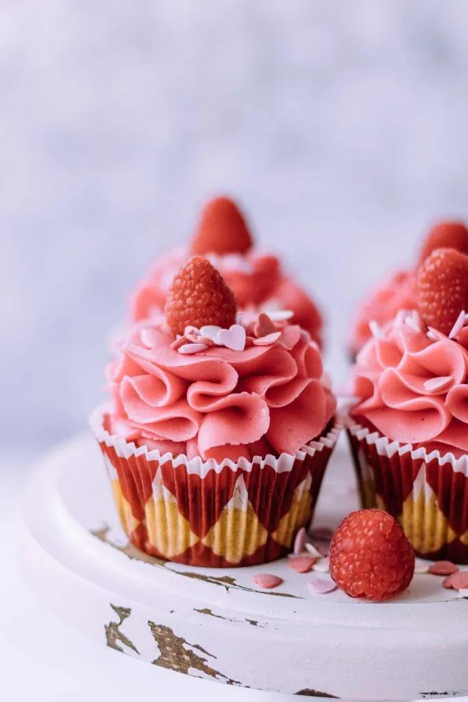 Vanille Cupcakes mit Buttercreme-Frosting | vegan - Klara`s Life