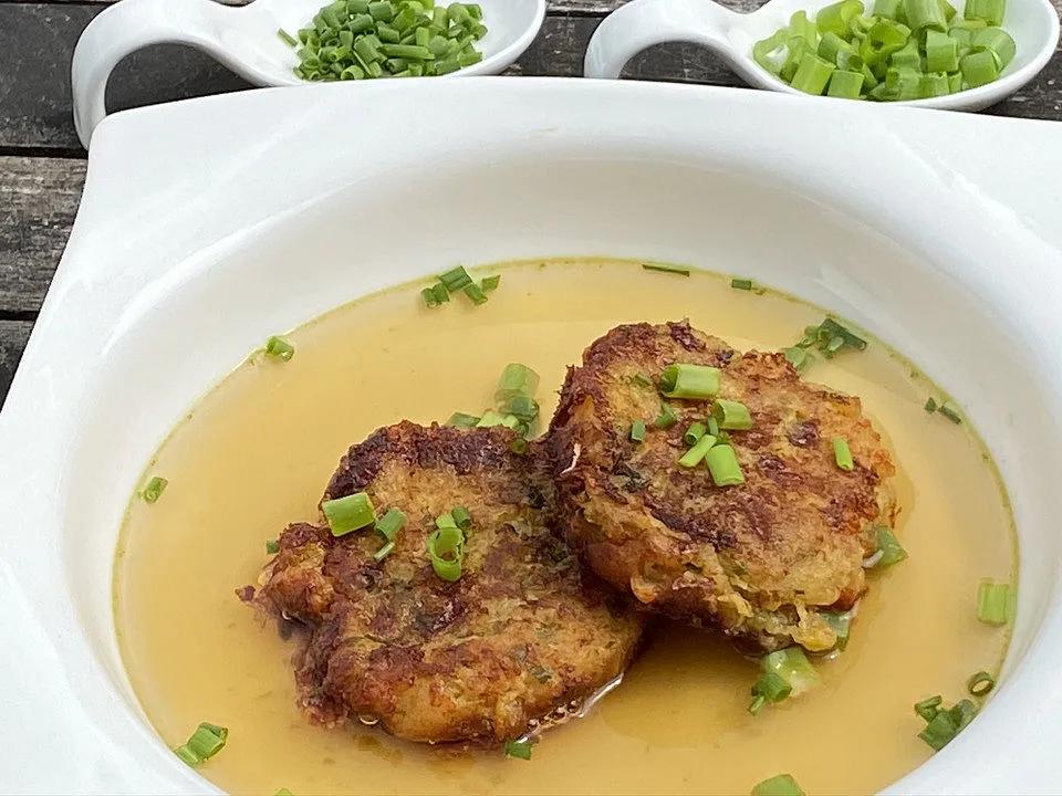 Tiroler Kaspressknödel für Suppe oder Salatbett von Fiefhusener| Chefkoch