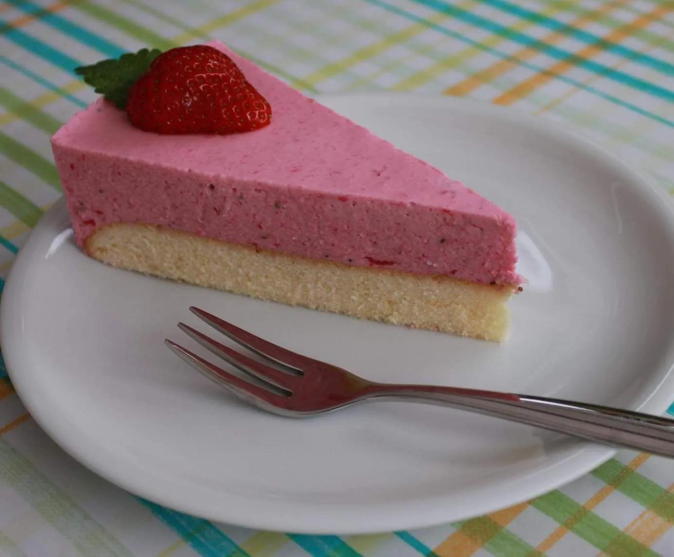 Erdbeer-Quark-Torte | Rezept | Kuchen und torten rezepte, Backrezepte ...