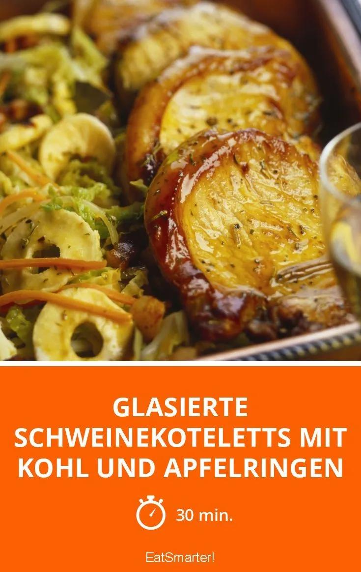 Glasierte Schweinekoteletts mit Kohl und Apfelring | Rezept ...