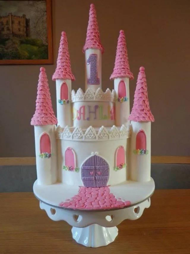 Pin von Vara Haskins auf Pink Princess Party (mit Bildern) | Burg ...