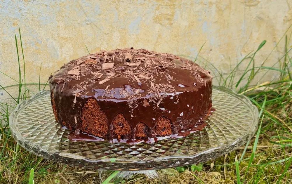 Barbaras Spielwiese: Italienischer Schoko-Rotwein-Kuchen mit Schokosauce