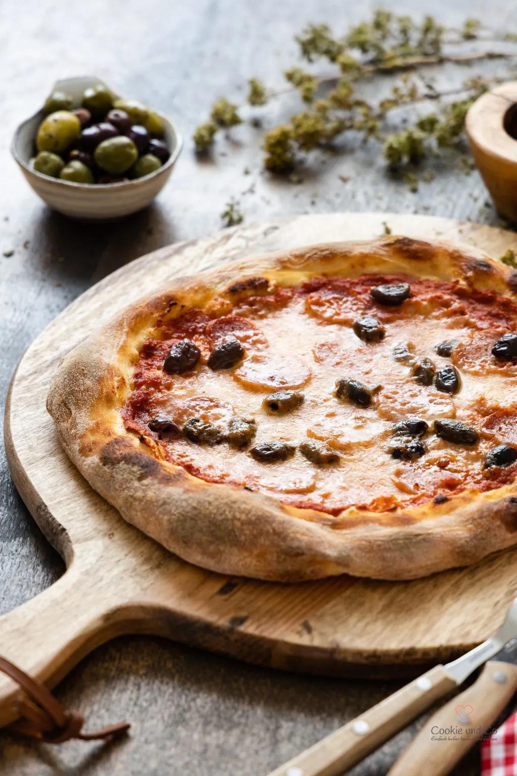 Pizzateig &amp; Pizzaiola | Grundrezept für Pizza mit wenig Hefe und ...