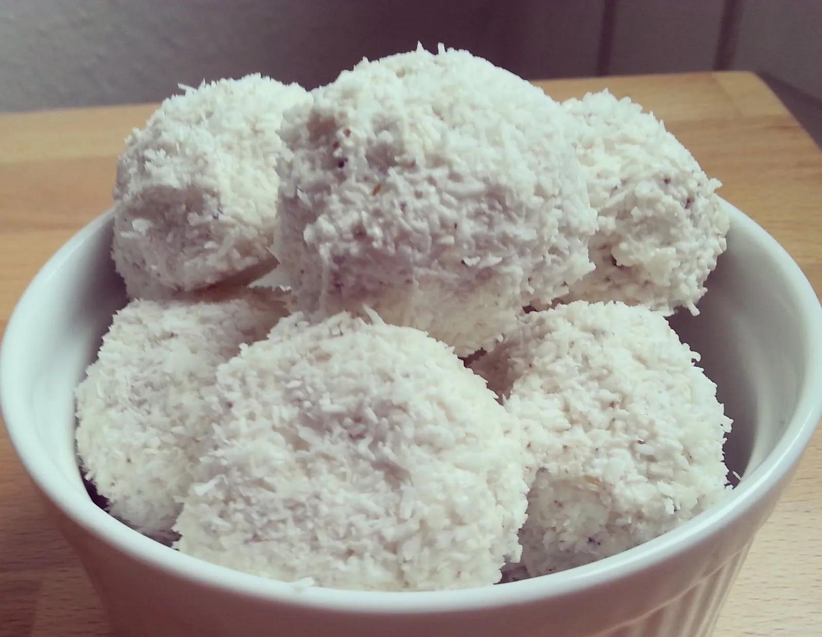 Low Carb Rezepte: Low Carb Raffaello | Low carb rezepte, Rezepte, Low ...