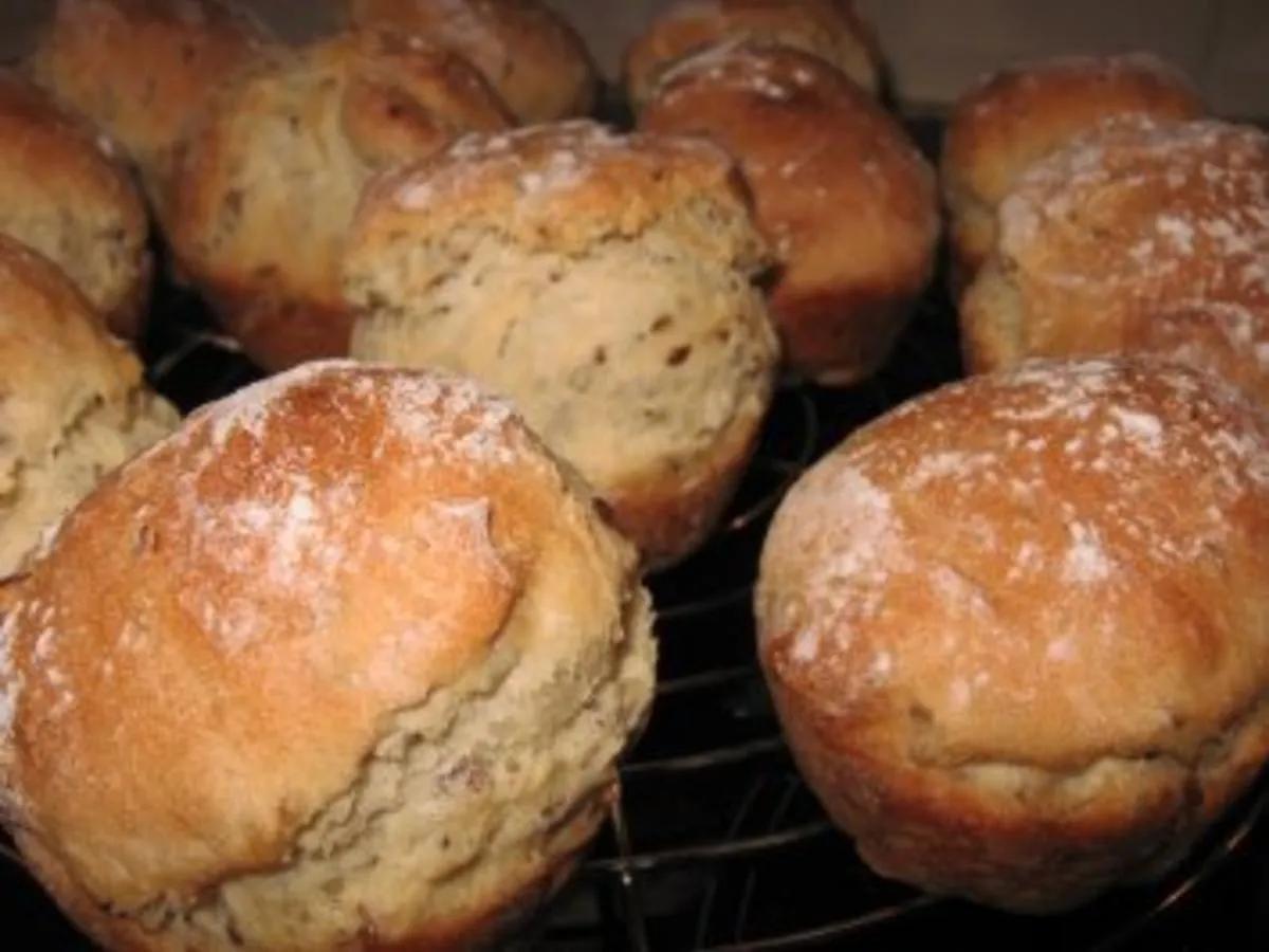 Muffins-Brötchen mit Buttermilch und Leinsamen - Rezept - kochbar.de