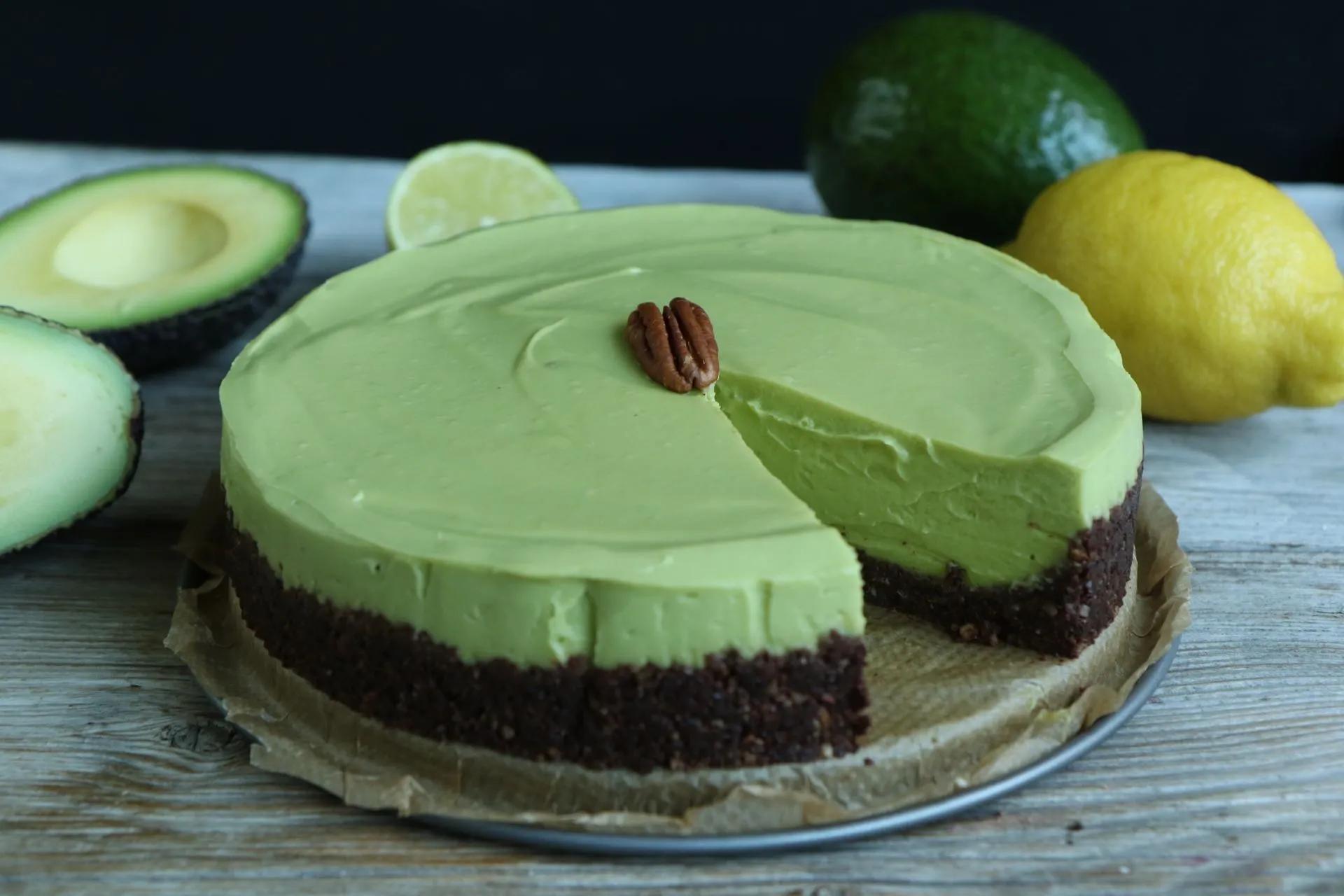 Avocado Cheesecake vegan | No bake | Mrs Flury - gesund essen &amp; leben