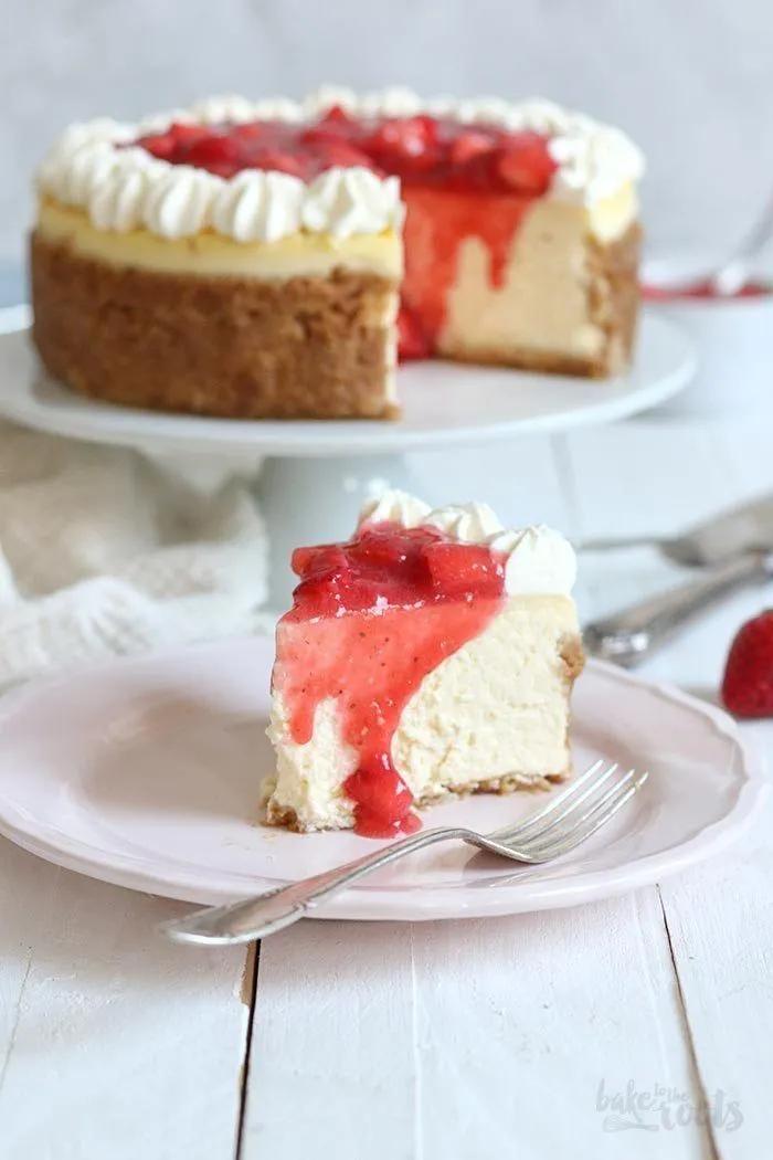 American Cheesecake mit Erdbeeren – Käsekuchen Deluxe! | Bake to the ...