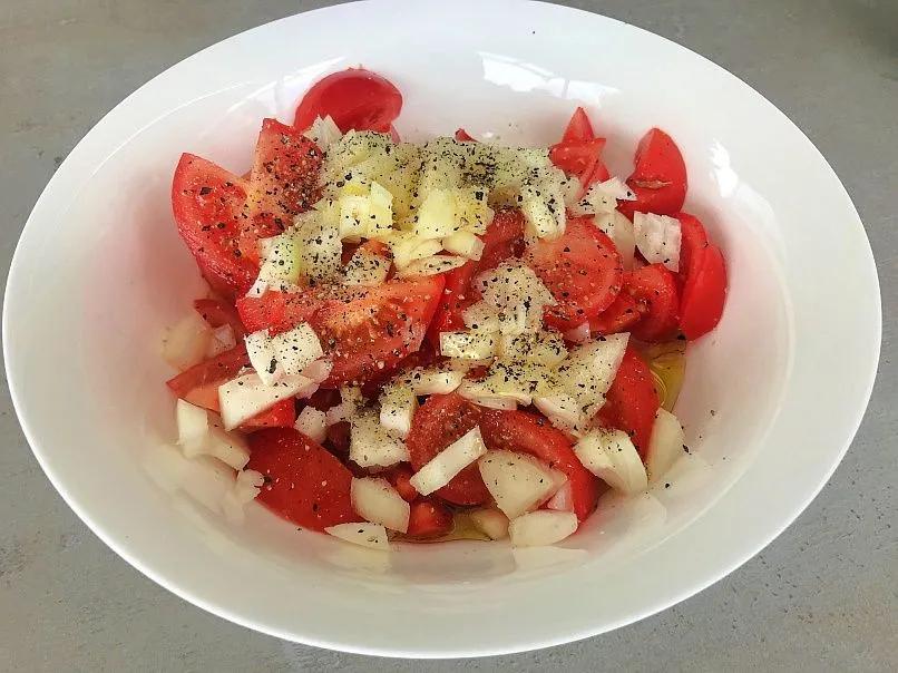 Tomaten-Salat wie Tilo ihn gerne mag – Rezept | Rezepte, Salat, Tomaten