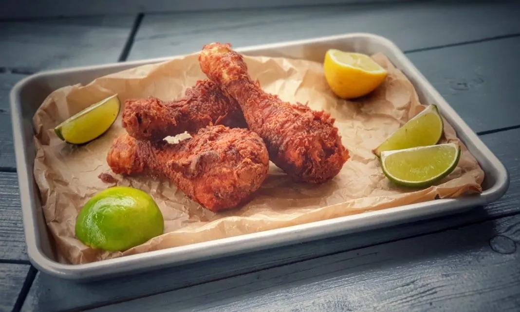 KFC Chicken - Rezept für frittiertes Hähnchen aus dem Wok | BBQPit.de