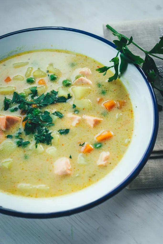 Kartoffel-Erbsen-Suppe mit Lachs und Kokosmilch - moey&amp;#39;s kitchen foodblog
