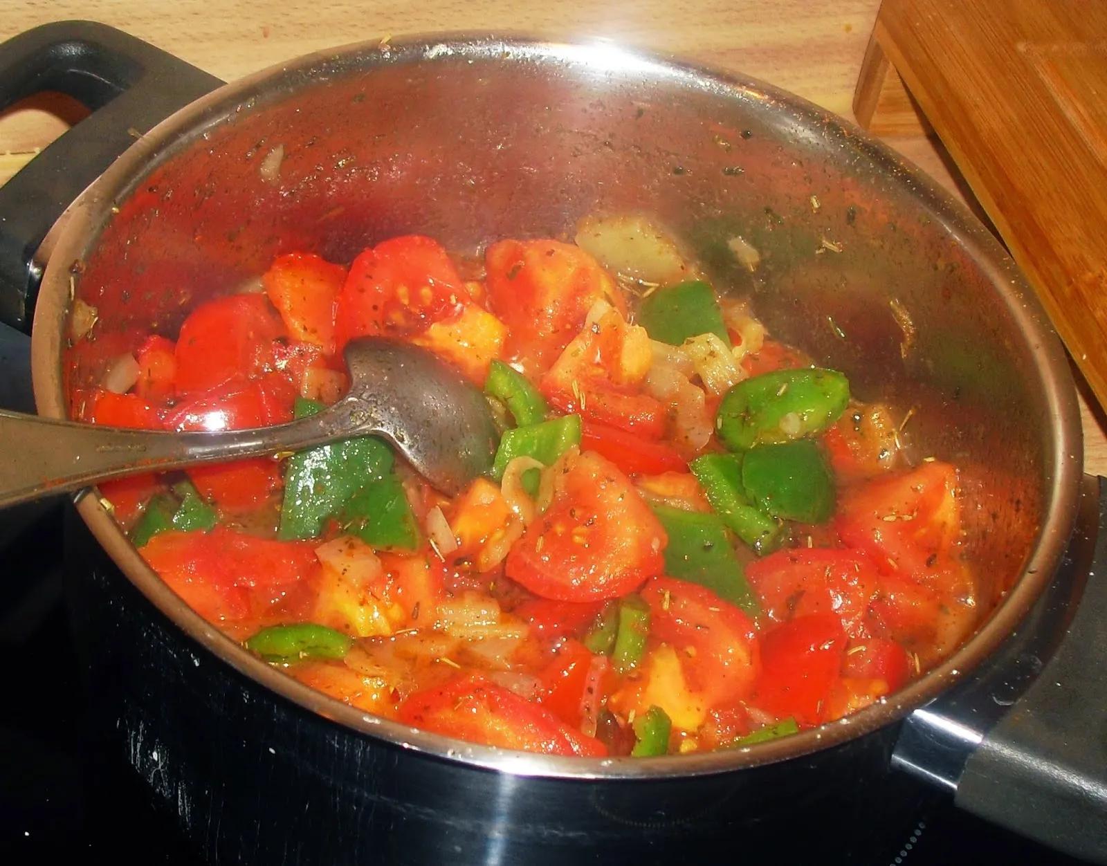 Futtern wie bei Muttern: Thunfisch-Filet mit Tomaten-Paprika-Sugo