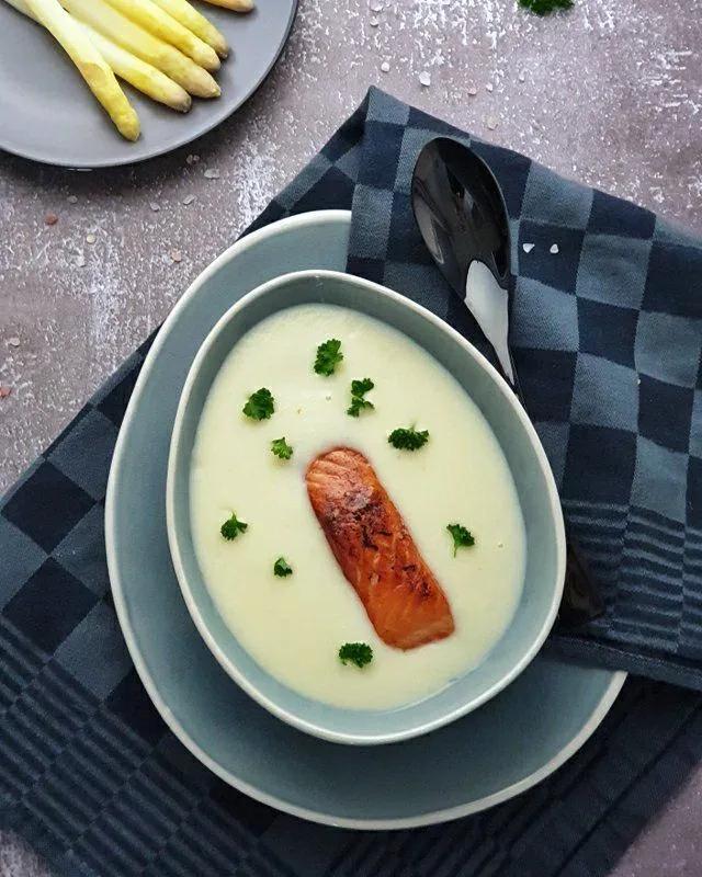 Spargelcremesuppe - Lydiasfoodblog | Rezept | Spargelcremesuppe ...