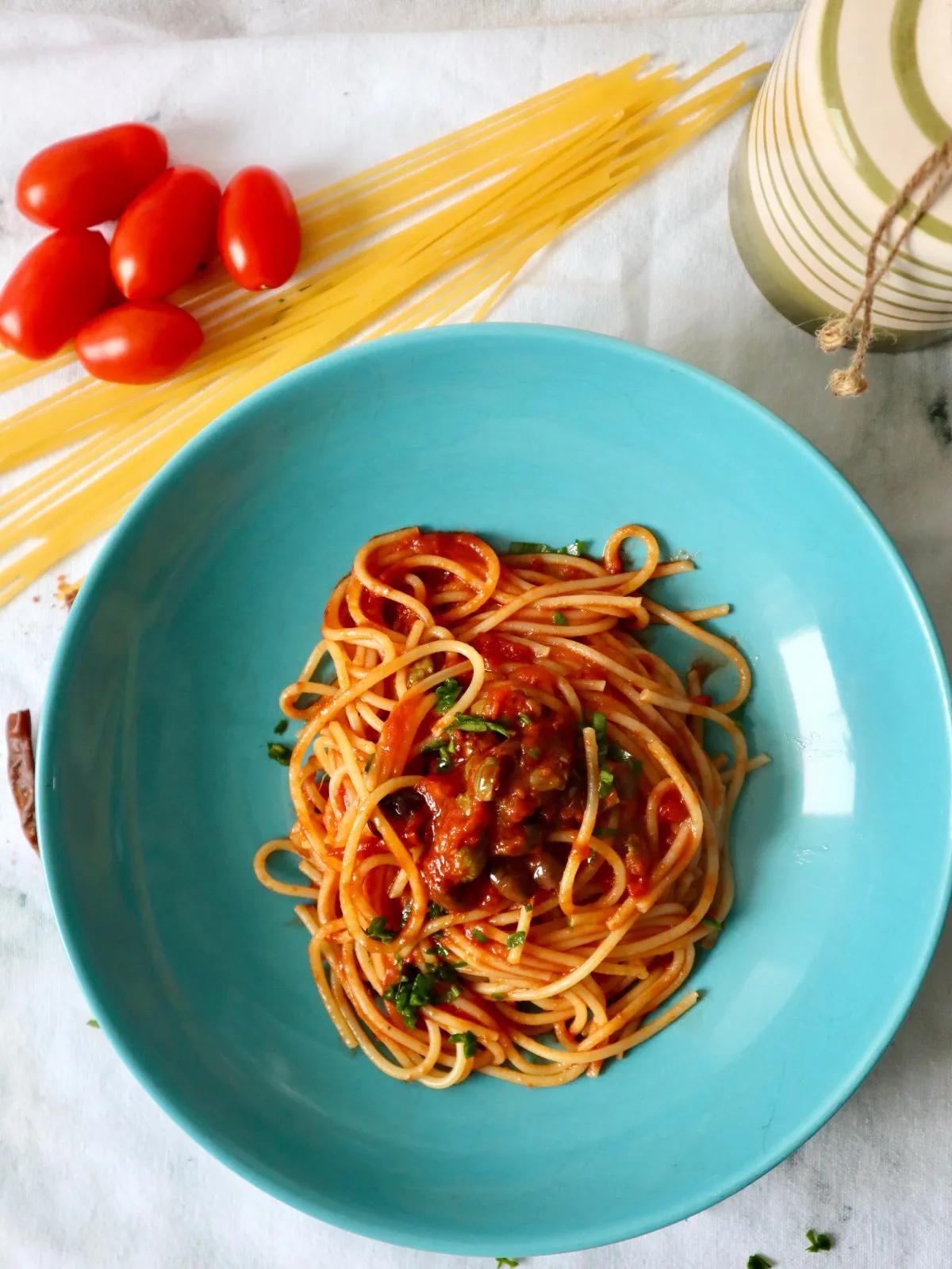 Best Original Italian Spaghetti alla Puttanesca – Quick &amp; Easy Pasta ...