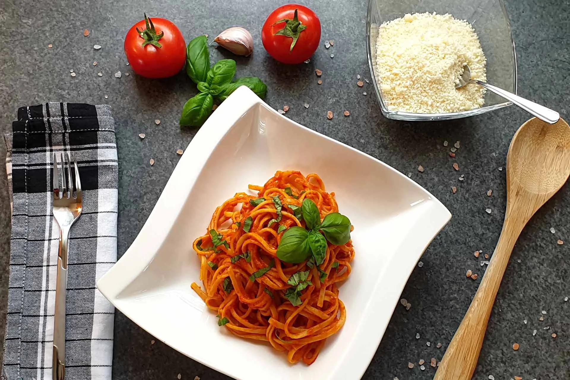 Spaghetti mit Tomatensoße - köstliches 30 Minuten Rezept