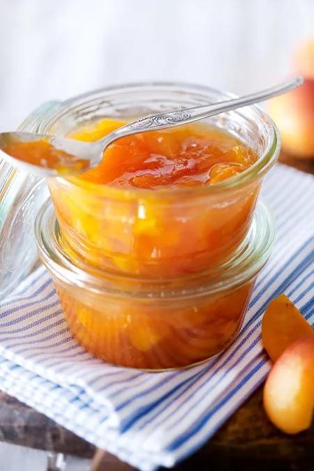 Aprikosenmarmelade - das beste Rezept | LECKER | Aprikosen marmelade ...