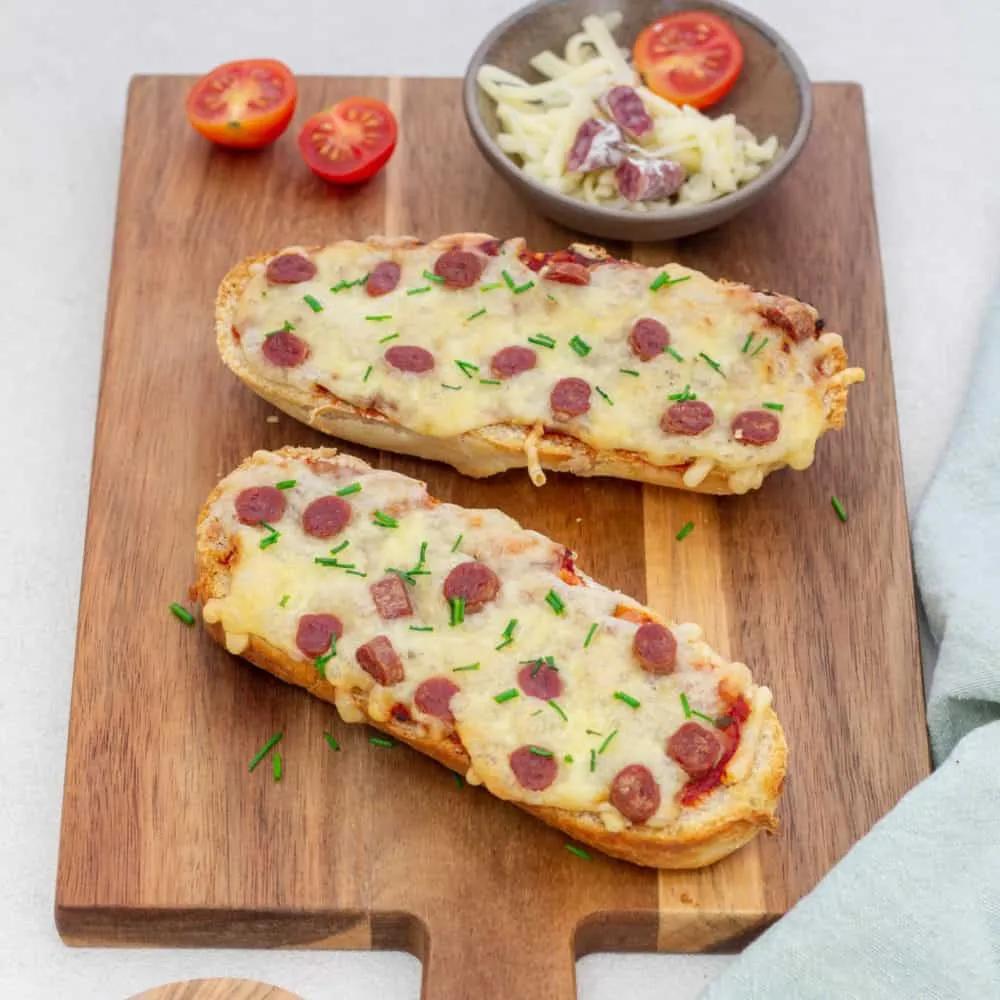 Pizza Baguettes - CUISINI - Der Food Blog für einfache und schnelle Rezepte