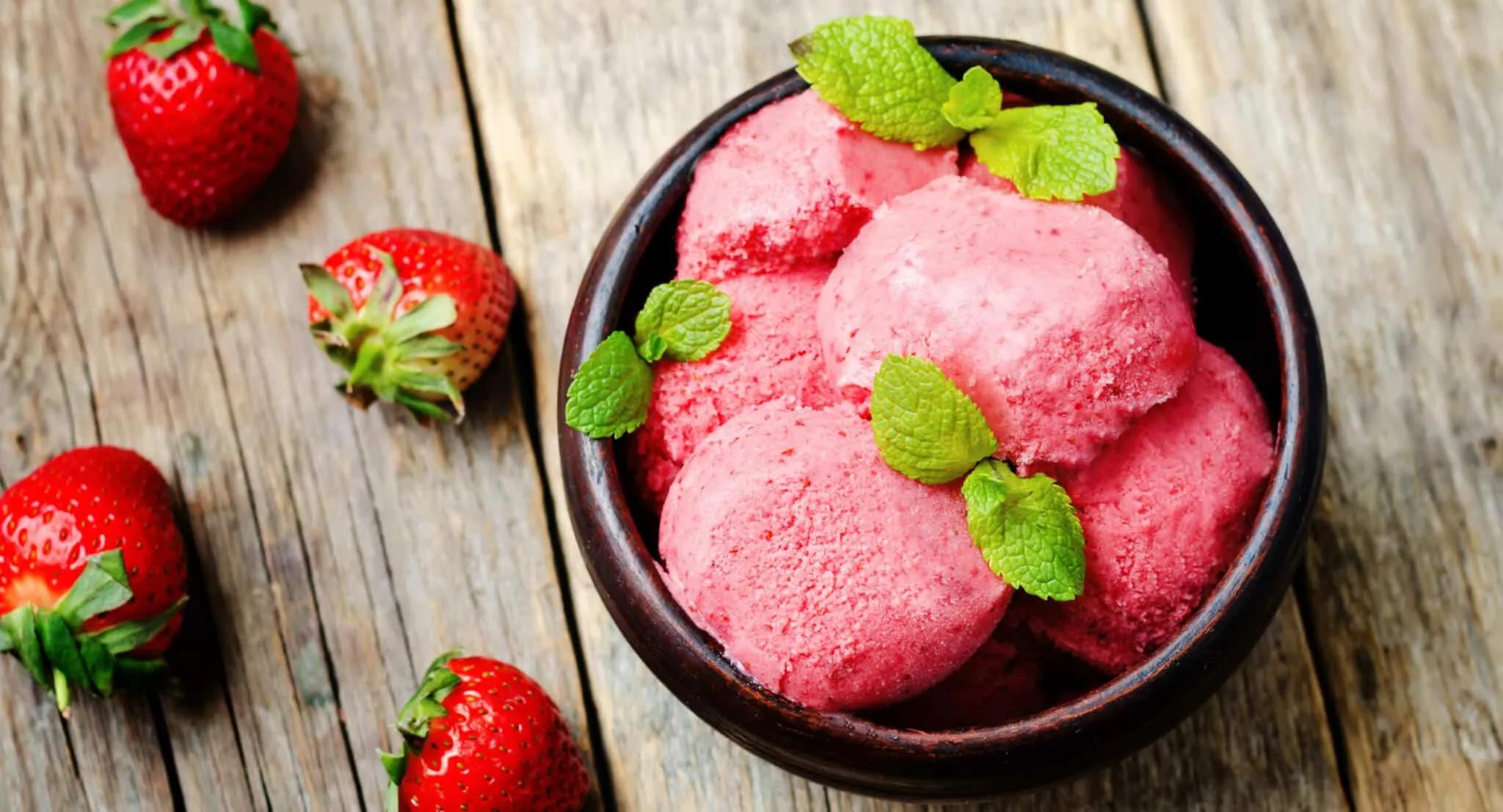 Erdbeer-Joghurt-Eis | Backen macht glücklich