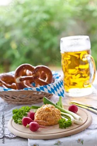 &amp;quot;Obatzda mit Brezel und Bier&amp;quot; Stockfotos und lizenzfreie Bilder auf ...