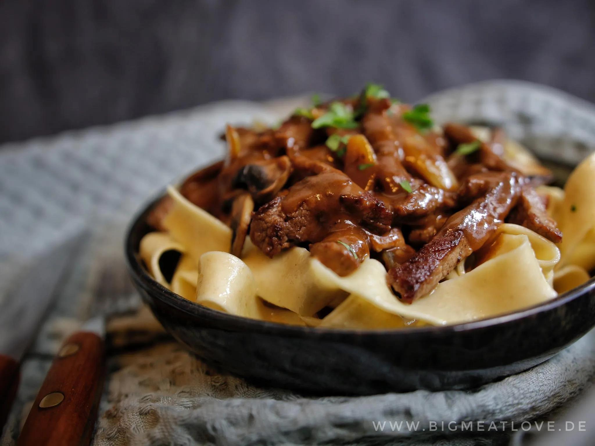 Boeuf Stroganoff mit Rinderfilet - Rezept by Bigmeatlove (sponsored)