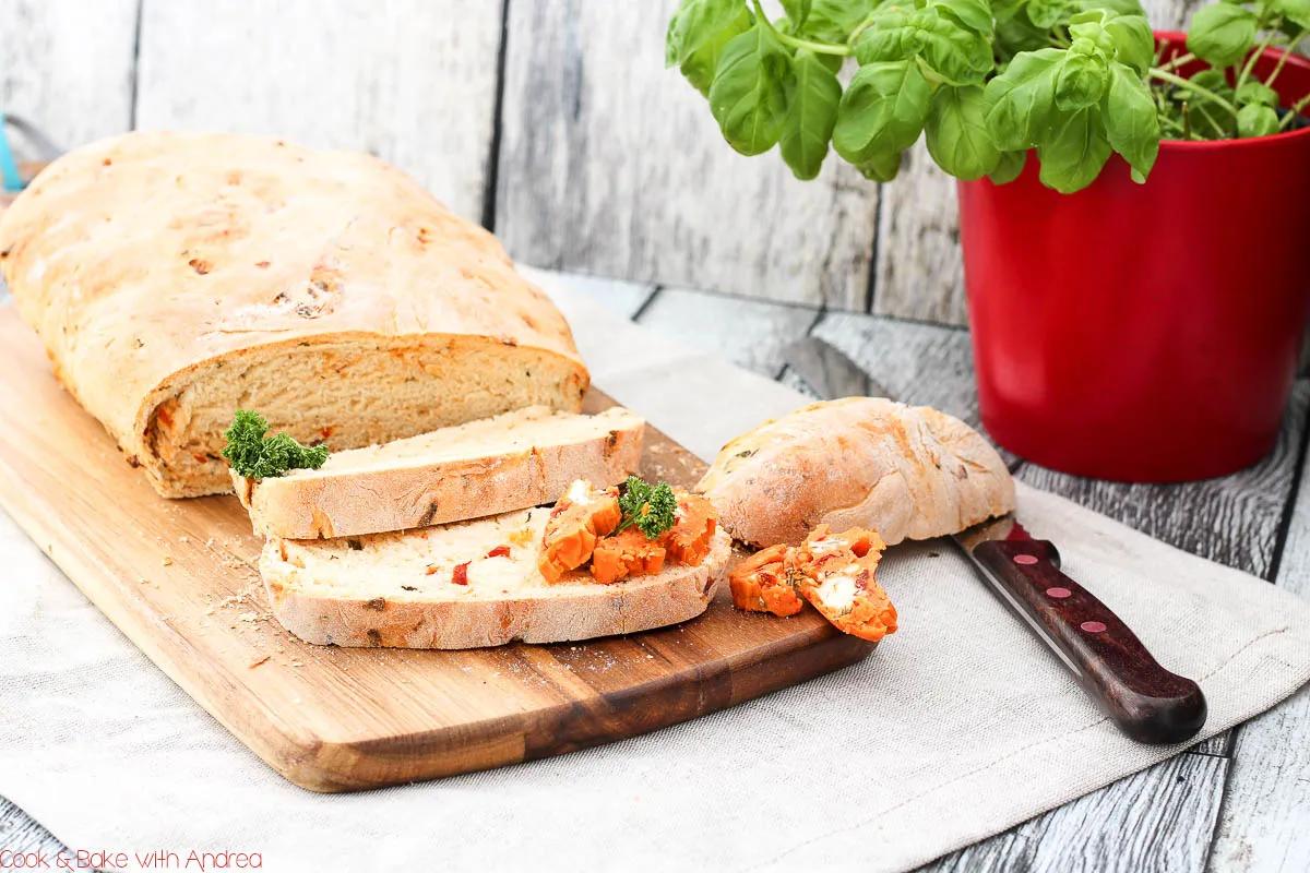 Ciabatta mit getrockneten Tomaten und Tomatenbutter - C&amp;B with Andrea