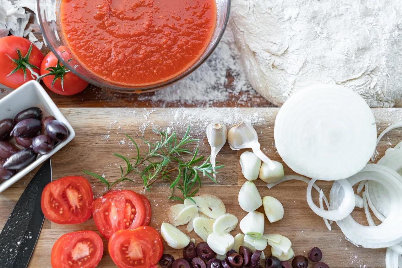 einfacher Pizzateig mit guter Kruste zum Verlieben zum Verlieben