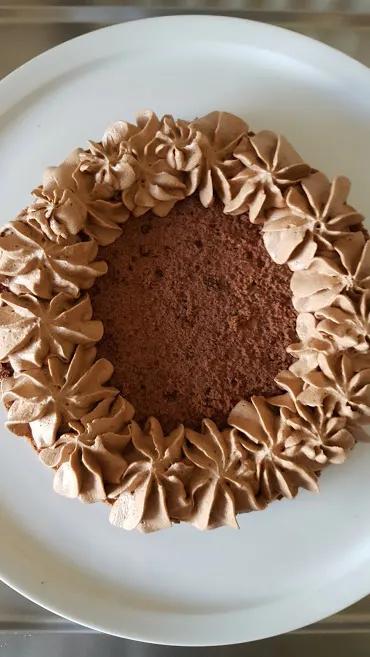 Schokoladen-Sahne-Torte – Herzstück