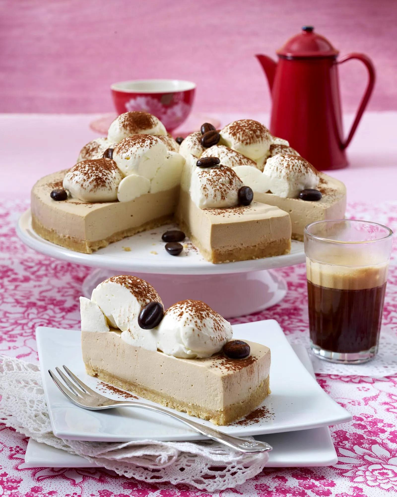 Eiskaffee-Torte Rezept | LECKER