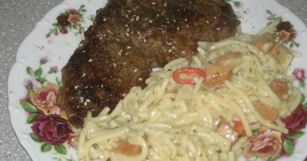 Karibik Steak &amp; Quitten-Chili-Nudeln - einfach &amp; lecker | DasKochrezept.de