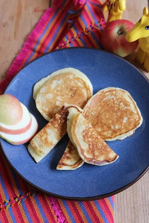 Einfaches Pfannkuchen Grundrezept mit wenigen Zutaten - super lecker