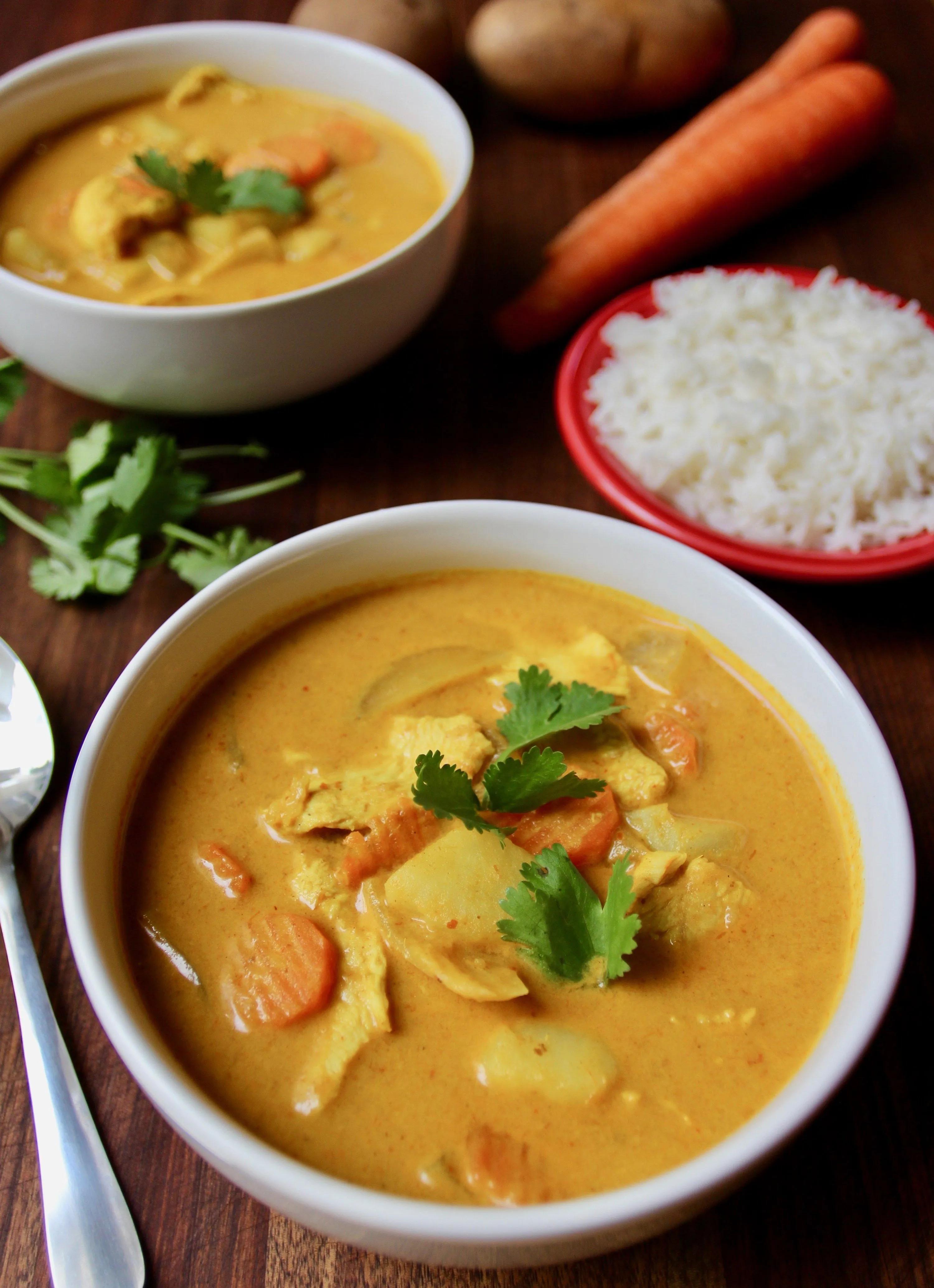 Authentic Thai Yellow Curry Recipe with Chicken, Potatoes, and Carrots ...