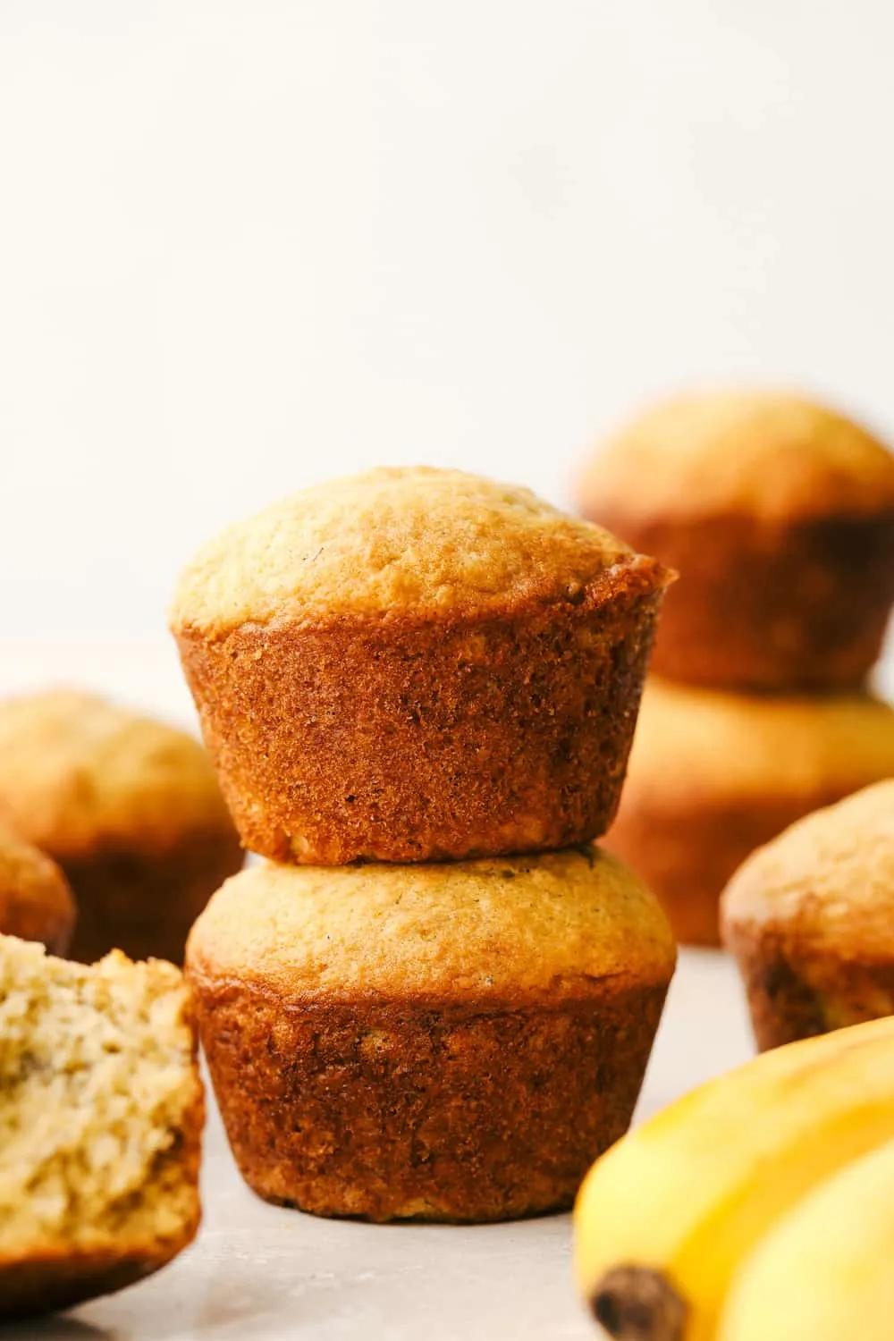 Easy Banana Muffins Recipe | therecipecritic