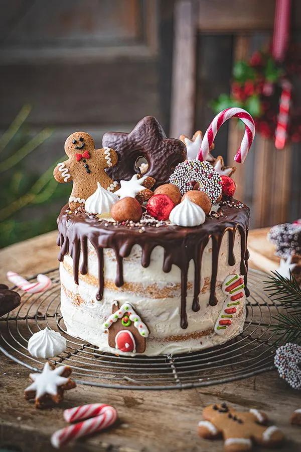 Dripcake-Weihnachtstorte mit einfachem Dekor | Weihnachtliche kuchen ...