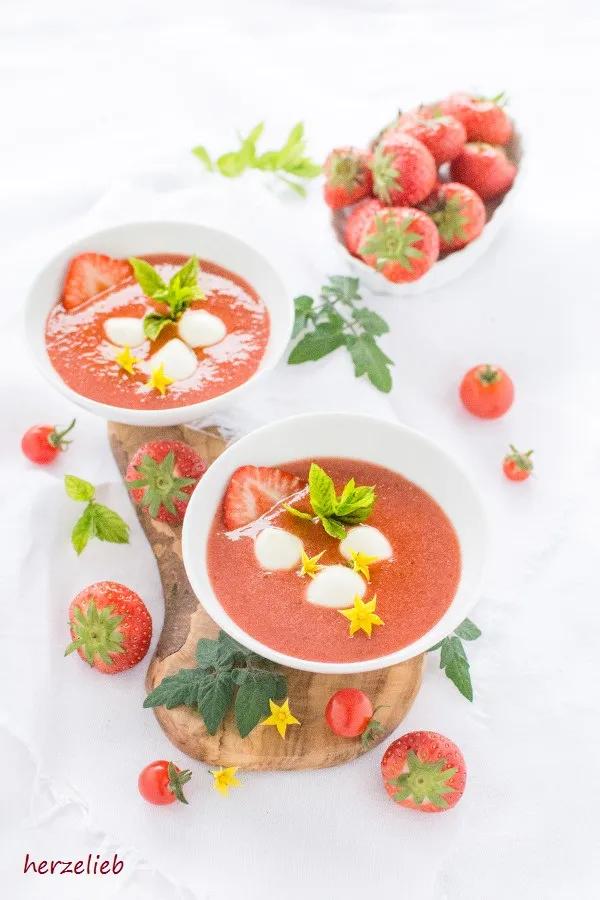 Tomaten-Erdbeersuppe und das Kochevent mit Léa Linster - herzelieb