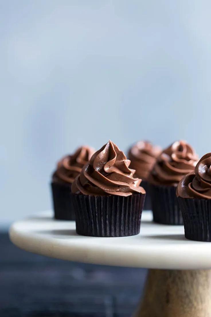 Schokoladen-Cupcakes von Grund auf – pikant einfach in 2020 ...