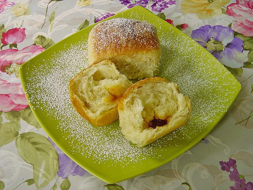 Rohrnudeln gefüllt mit Aprikosenmarmelade und Zimtzuckerkruste von ...