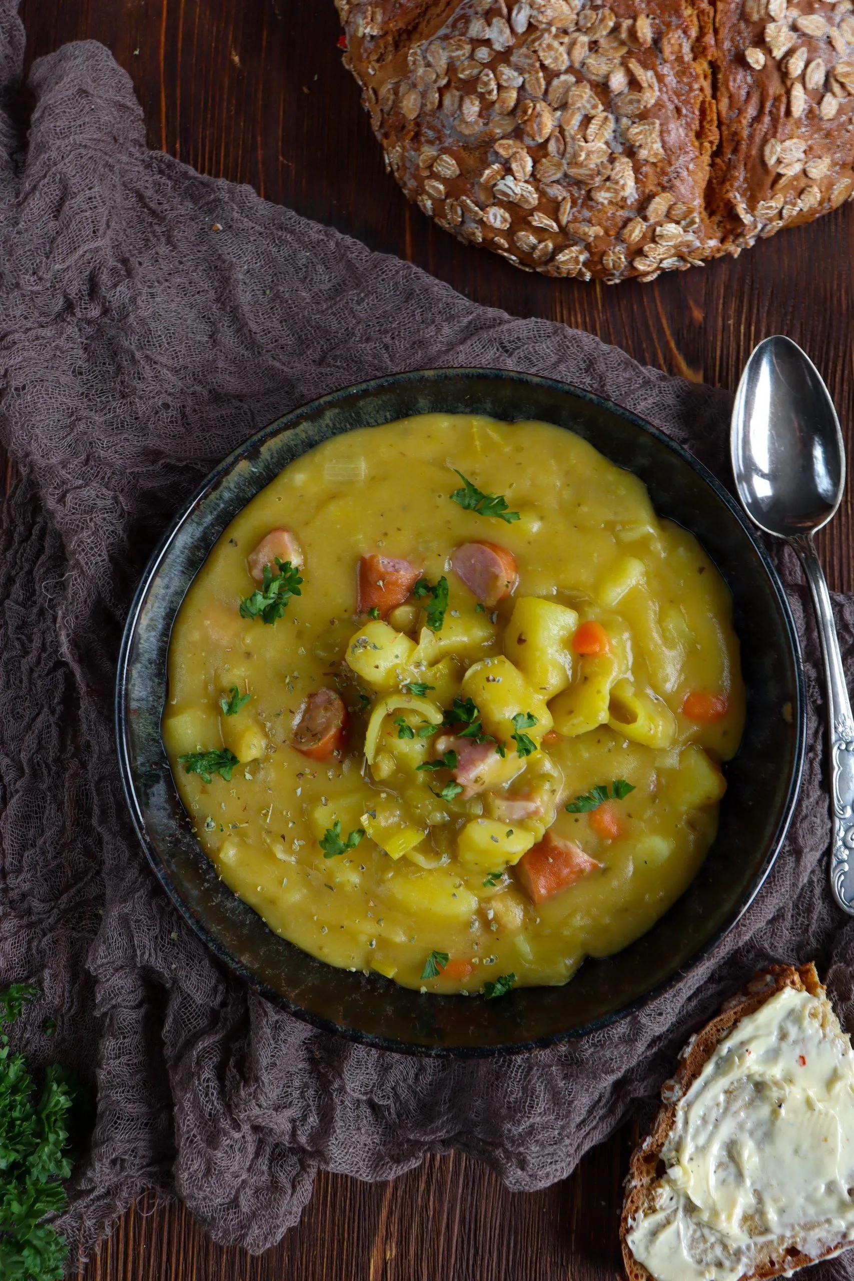 Erbsensuppe nach Oma | Erbsensuppe rezept, Rezepte, Erbsensuppe