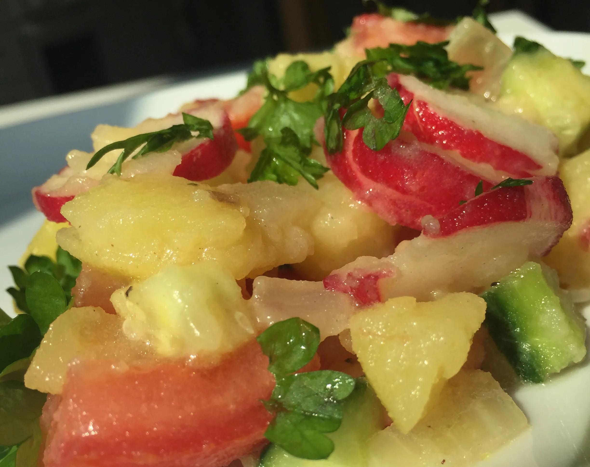 Sommerlicher Kartoffelsalat ohne Mayonnaise - Rezept | kochenOHNE