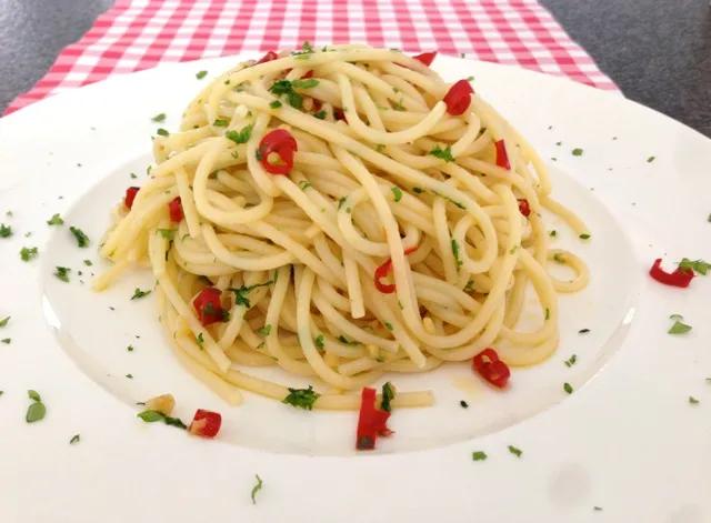 Spaghetti Aglio Olio e Peperoncino - spaghetti recepten