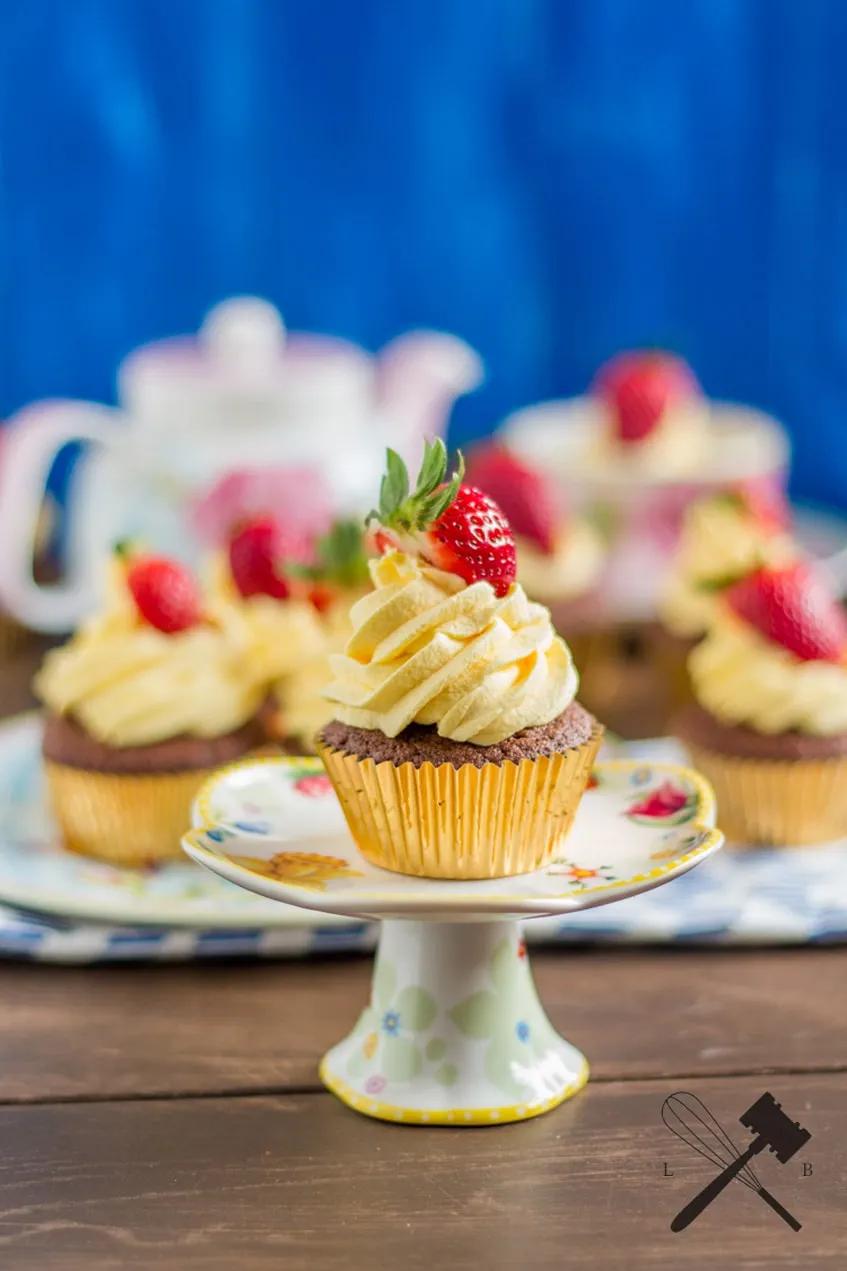 [Family Sunday] Schoko-Vanille-Erdbeeren Cupcakes - Law of Baking