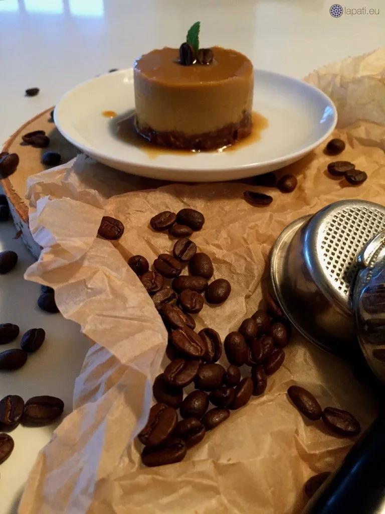 Kaffeecreme auf Knusper - Rezept für Nachtisch | Kaffeecreme, Einfacher ...