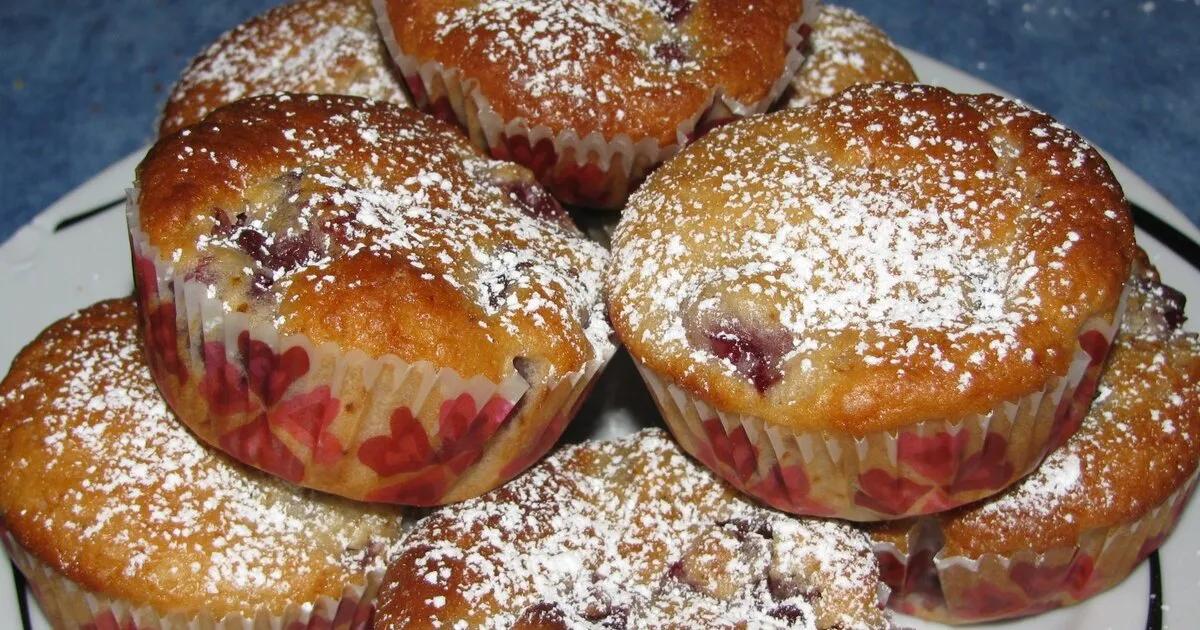 Joghurt-Kirsch-Muffins - einfach &amp; lecker | DasKochrezept.de